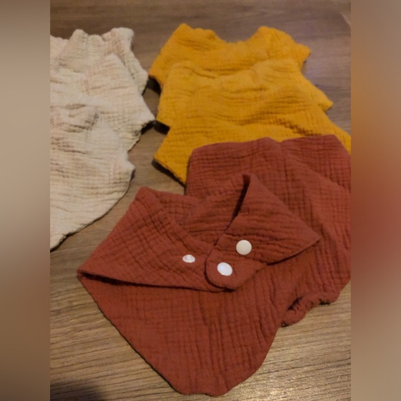 🪻 8 Bibs - Picture 2 of 3